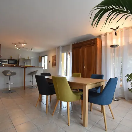 Quaint In With Pool Villa *